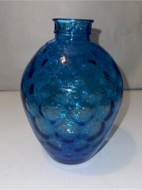 Lovely 8-1/2" Honeycomb Blue Art Glass Vase